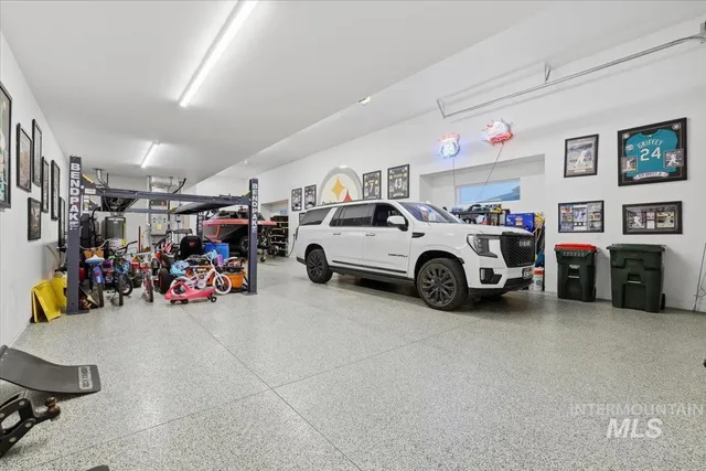 $1,800,000 | 5906 North Schumann Avenue, Meridian, ID 83646