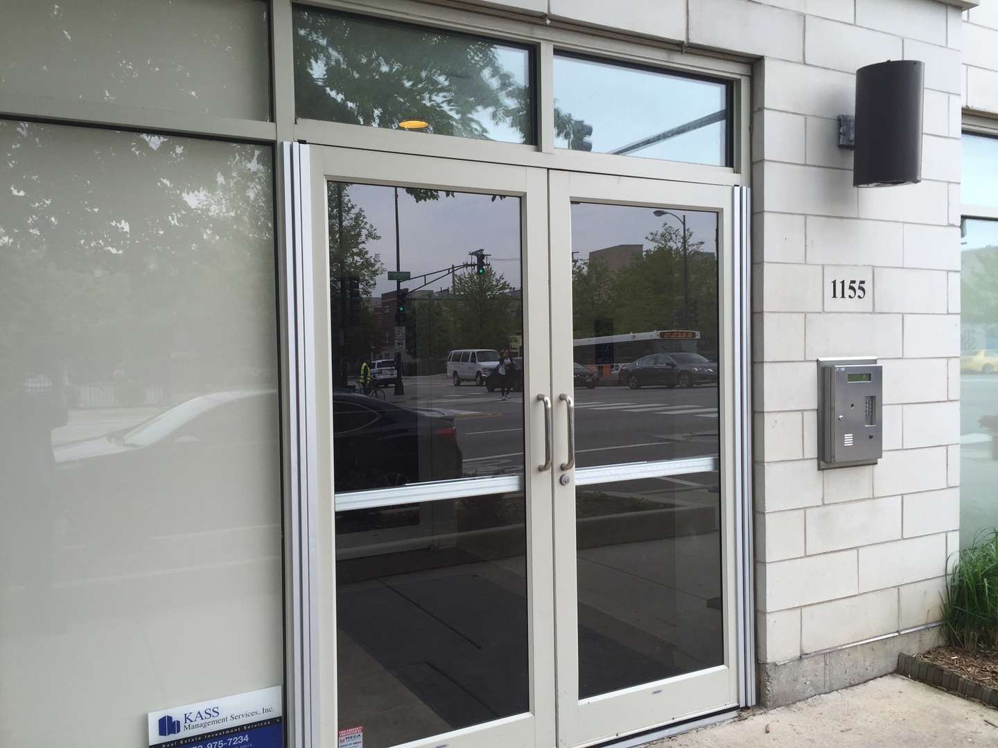 1155 West Roosevelt Road, Unit 408 Chicago, IL 60608 - Photo 2 of 16
