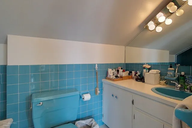 $3,650 | 16 South Drive, Middletown, RI 02842