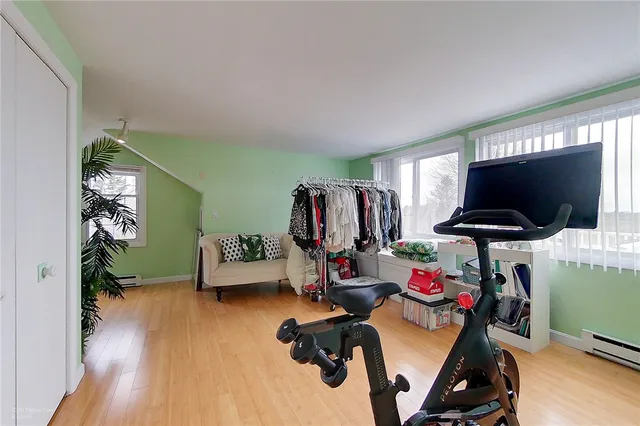 $3,650 | 16 South Drive, Middletown, RI 02842