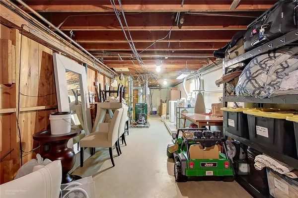 $3,650 | 16 South Drive, Middletown, RI 02842