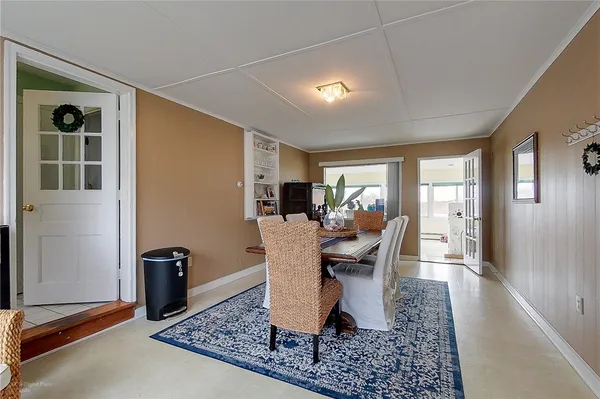 $3,650 | 16 South Drive, Middletown, RI 02842