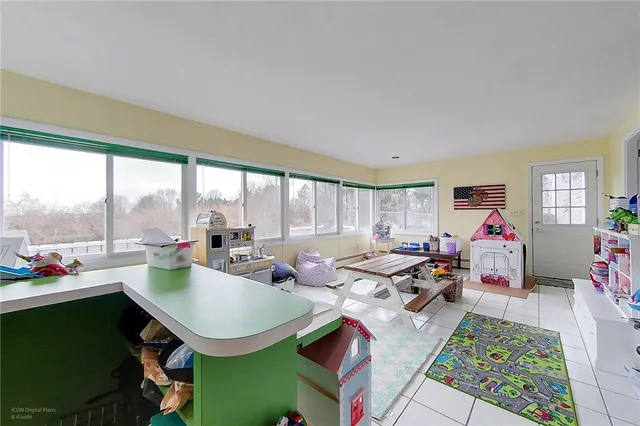 $3,650 | 16 South Drive, Middletown, RI 02842