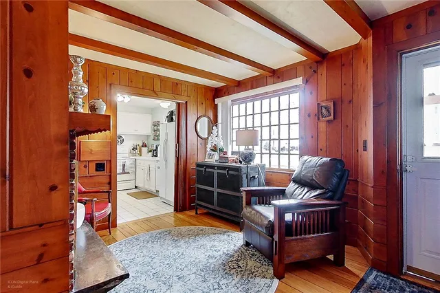 $3,650 | 16 South Drive, Middletown, RI 02842