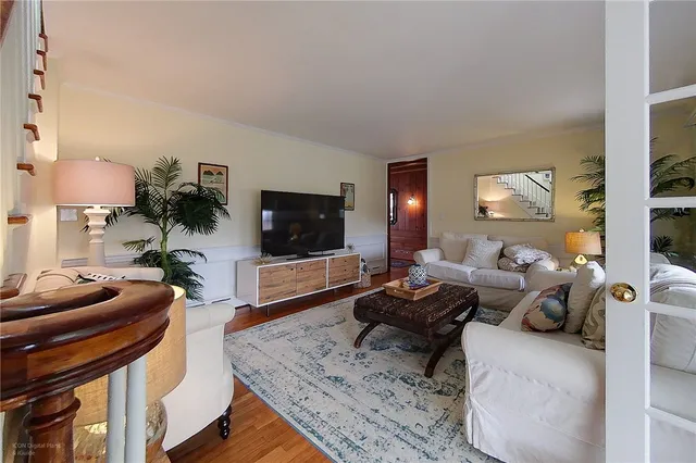 $3,650 | 16 South Drive, Middletown, RI 02842