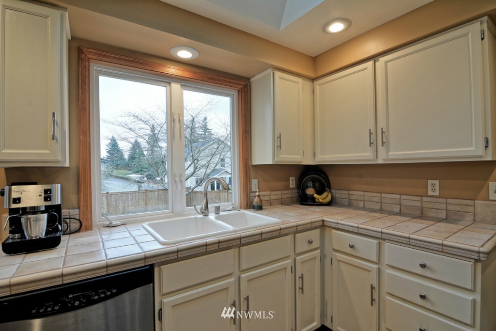 2510 184th Place Southeast Bothell, WA 98012 - Photo 6 of 25 Gallery Image 6