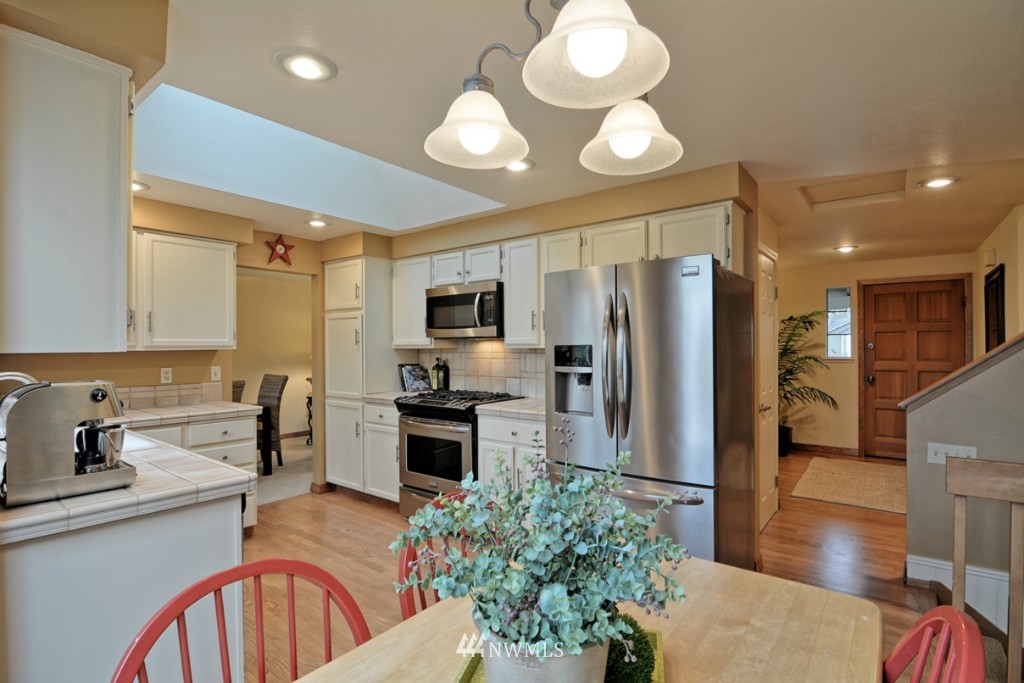 2510 184th Place Southeast Bothell, WA 98012 - Photo 8 of 25 Gallery Image 8