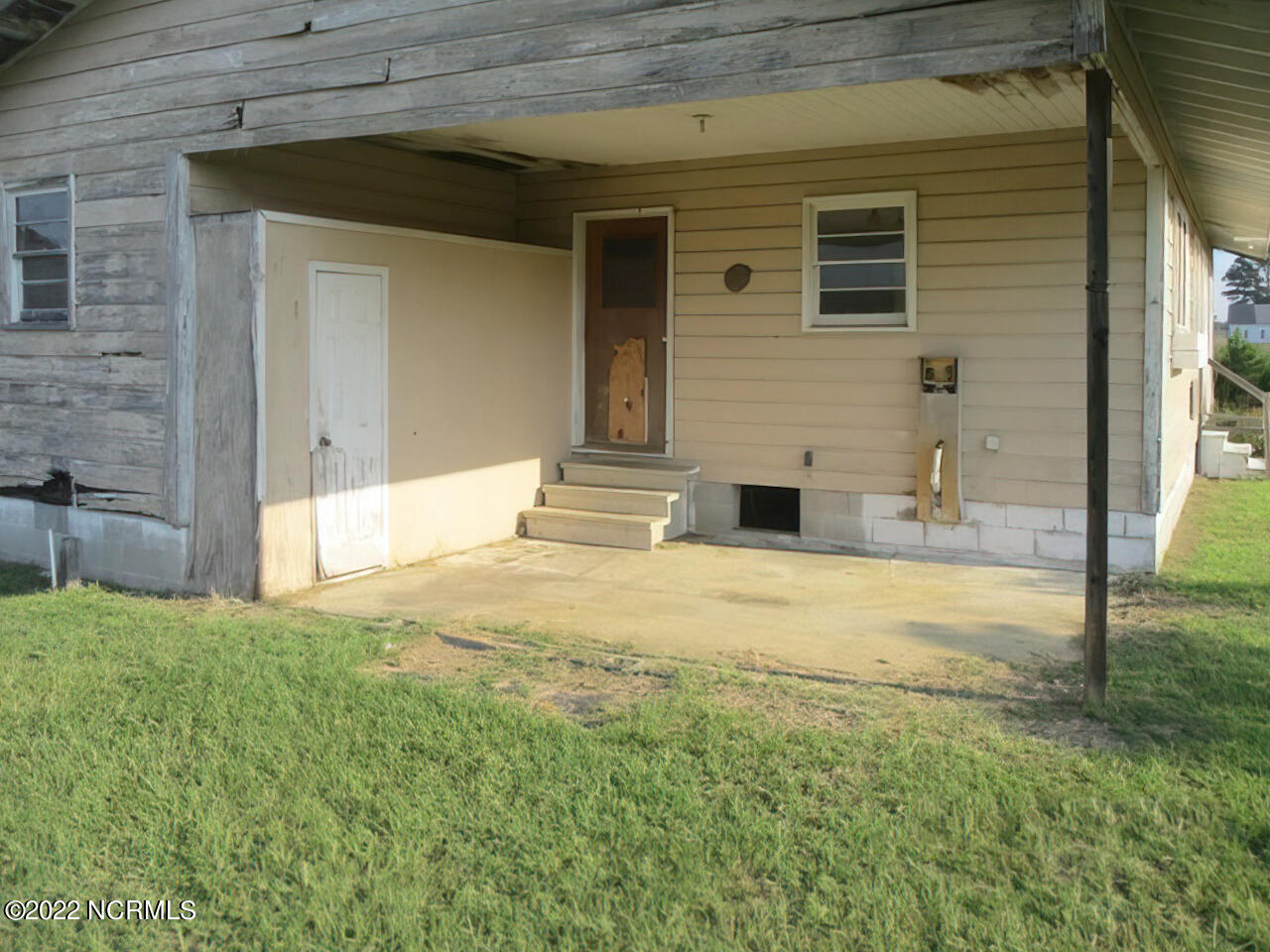 4915 Church Road Newton Grove, NC 28366 - Photo 12 of 17 Laundry