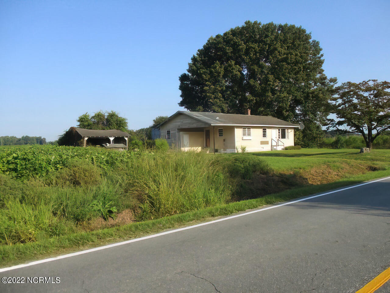 4915 Church Road Newton Grove, NC 28366 - Photo 13 of 17 Left view