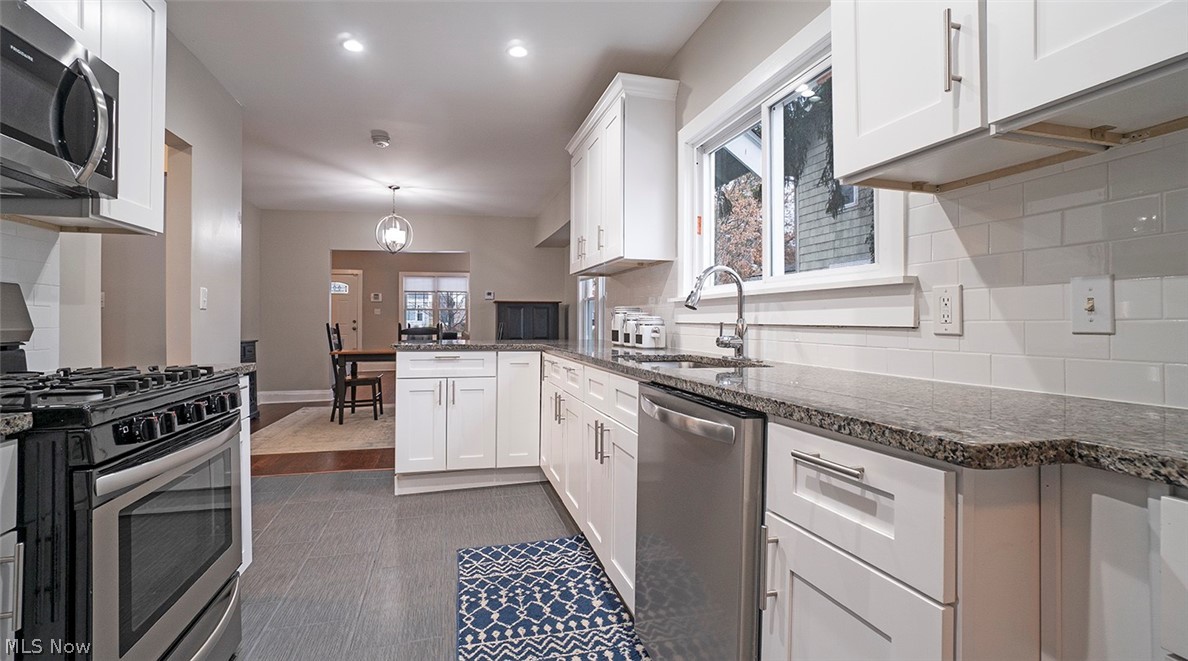 2578 Queenston Road Cleveland Heights, OH 44118 - Photo 10 of 27