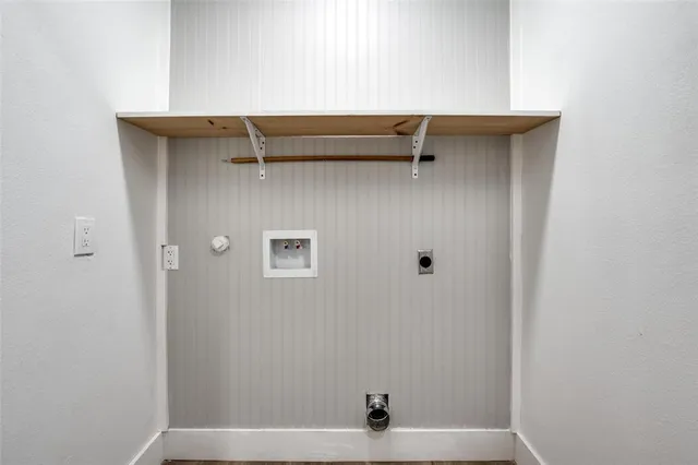 $390,000 | 13421 Glenside Drive, Farmers Branch, TX 75234