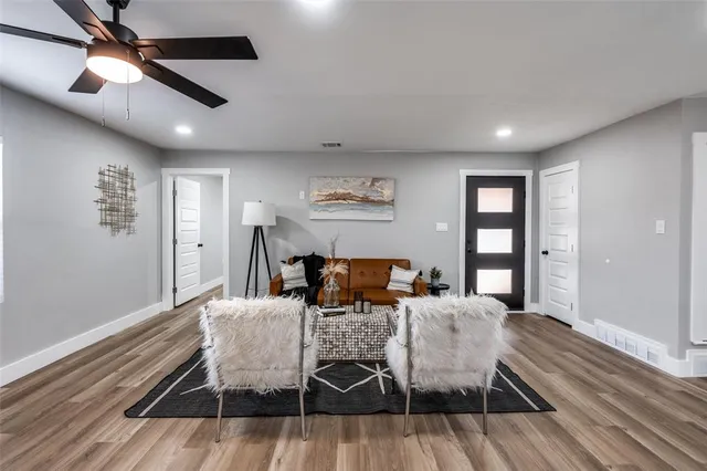 $390,000 | 13421 Glenside Drive, Farmers Branch, TX 75234