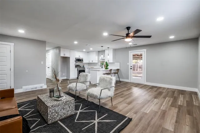 $390,000 | 13421 Glenside Drive, Farmers Branch, TX 75234