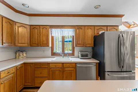 $550,000 | 45 Michael Lane, Naugatuck, CT 06770