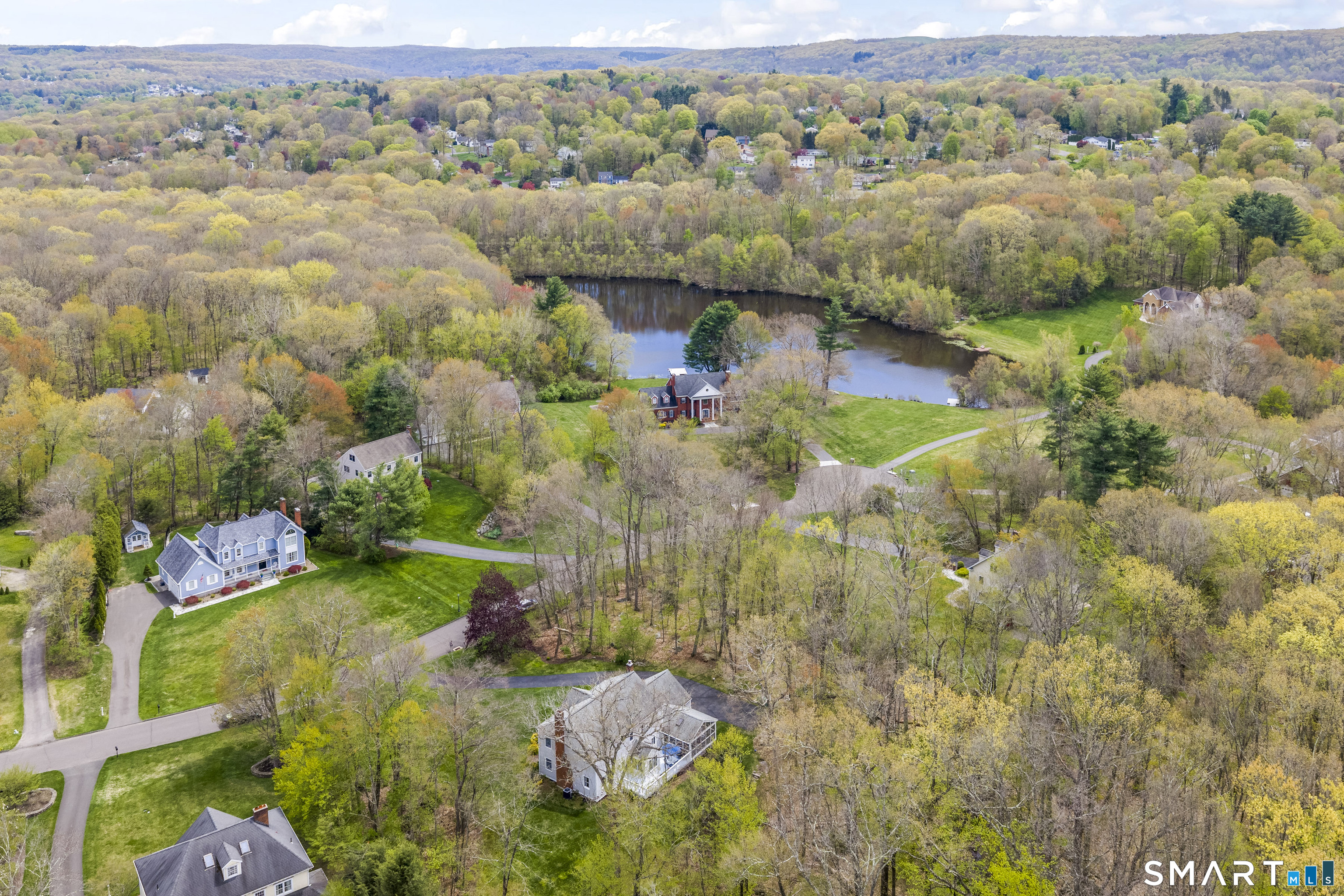 45 Michael Lane Naugatuck, CT 06770 - Photo 5 of 40