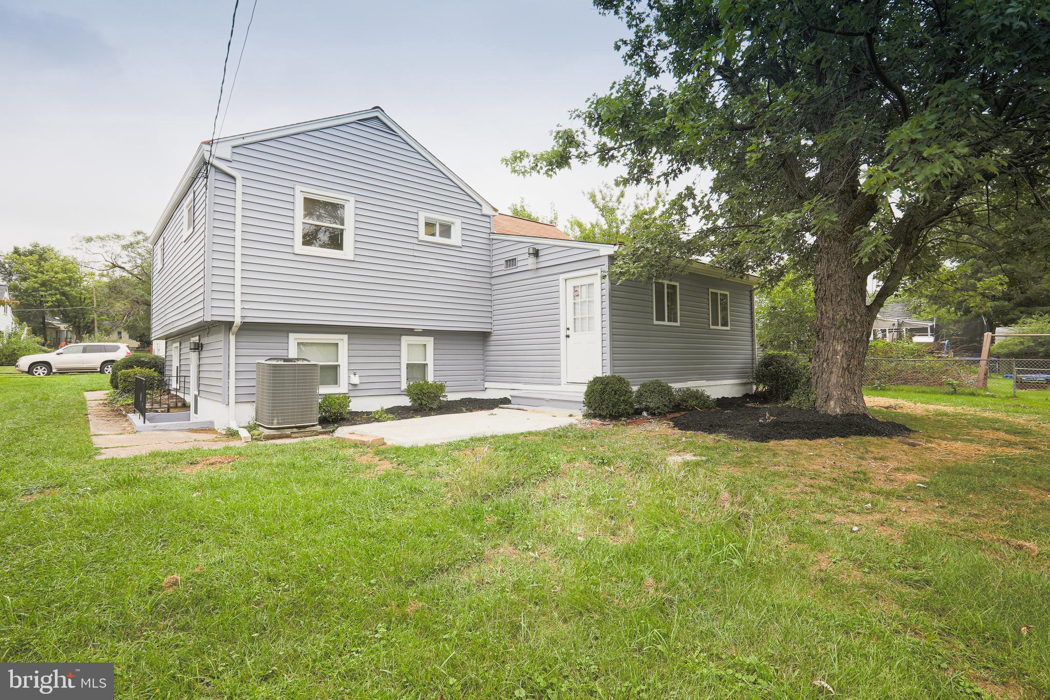 1809 Wentworth Road Baltimore, MD 21234 - Photo 4 of 19