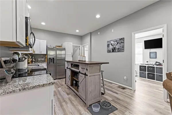 $260,000 | 427 Allcutt Avenue, Bonner Springs, KS 66012
