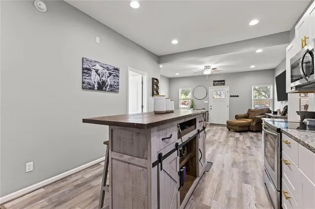 $280,000 | 427 Allcutt Avenue, Bonner Springs, KS 66012