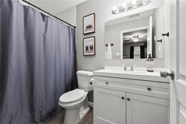 $260,000 | 427 Allcutt Avenue, Bonner Springs, KS 66012