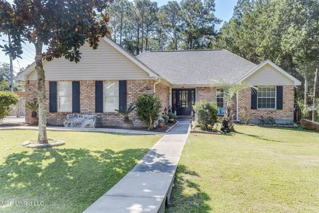$379,000 | 9492 Op La Way, Diamondhead, MS 39525