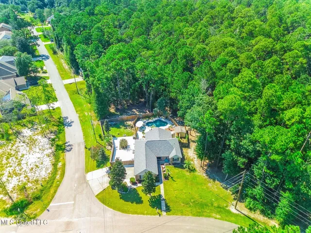 $379,000 | 9492 Op La Way, Diamondhead, MS 39525