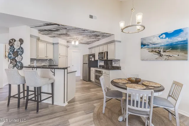 $379,000 | 9492 Op La Way, Diamondhead, MS 39525