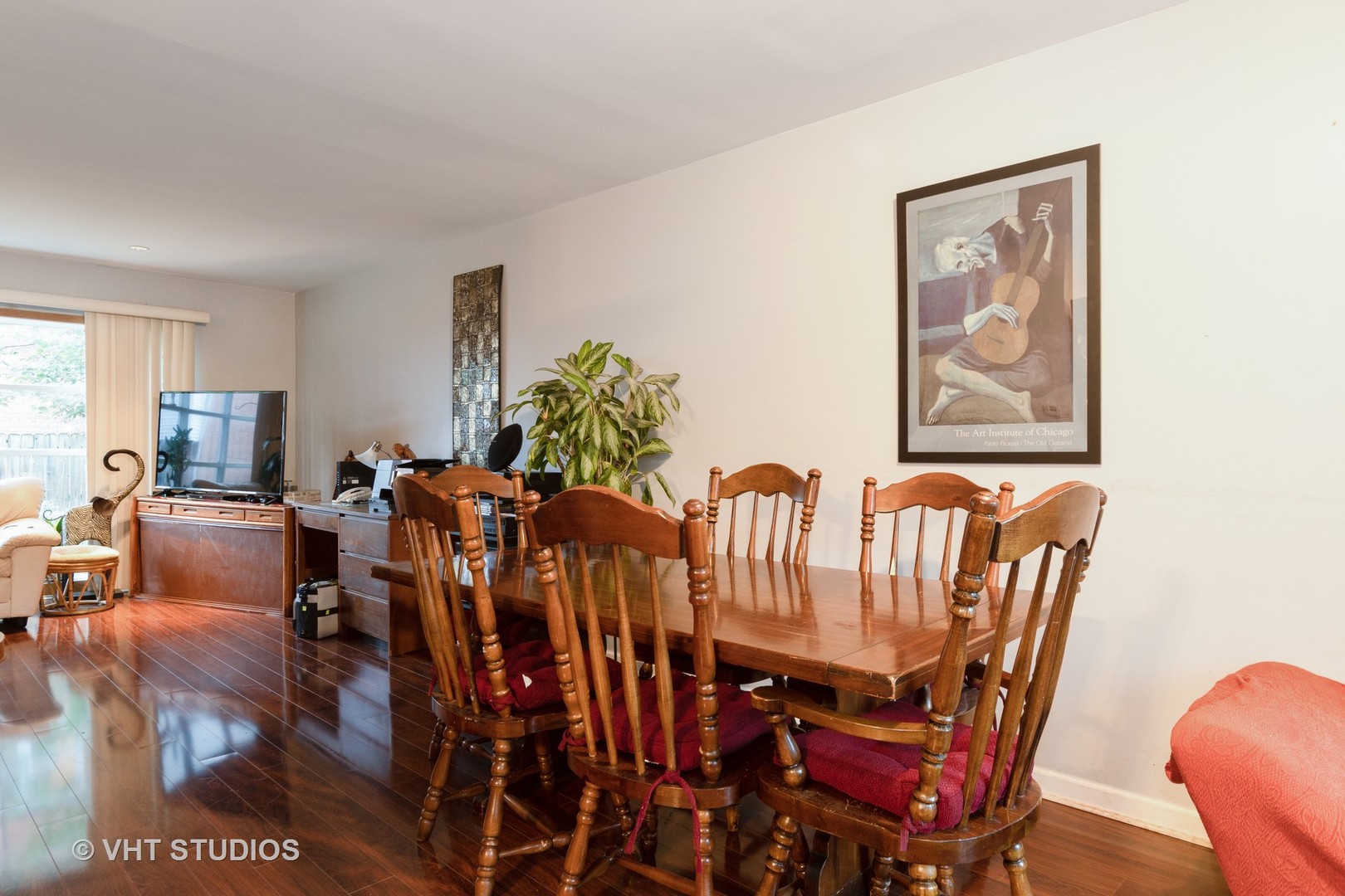 8826 Dee Road Des Plaines, IL 60016 - Photo 9 of 16 a view of a dining room with furniture