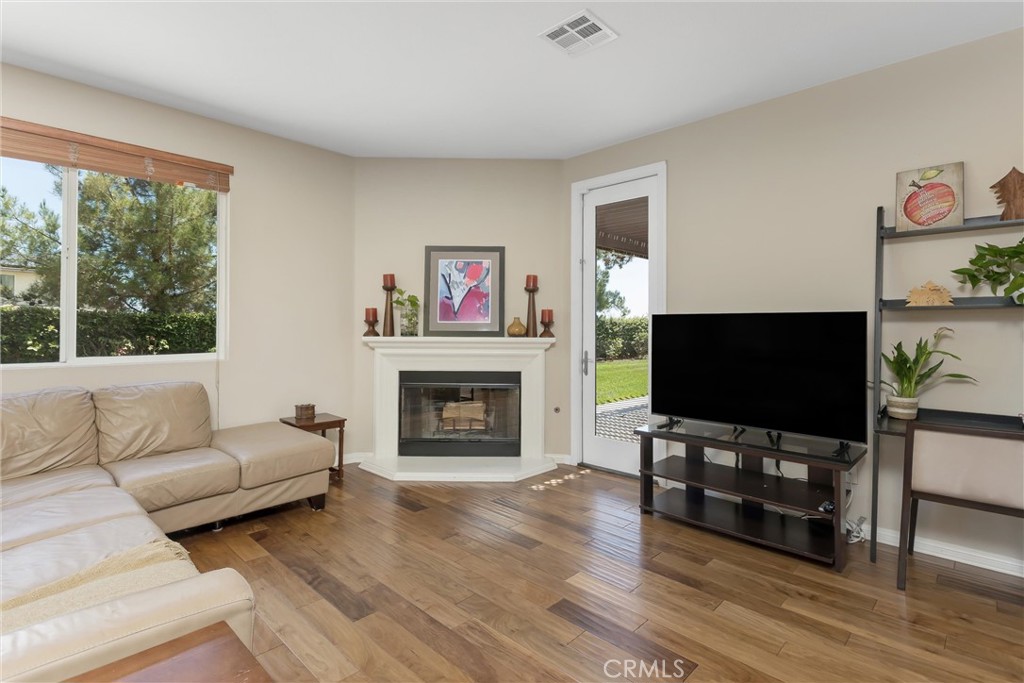 33369 Gold Mountain Road Yucaipa, CA 92399 - Photo 11 of 65 Family room