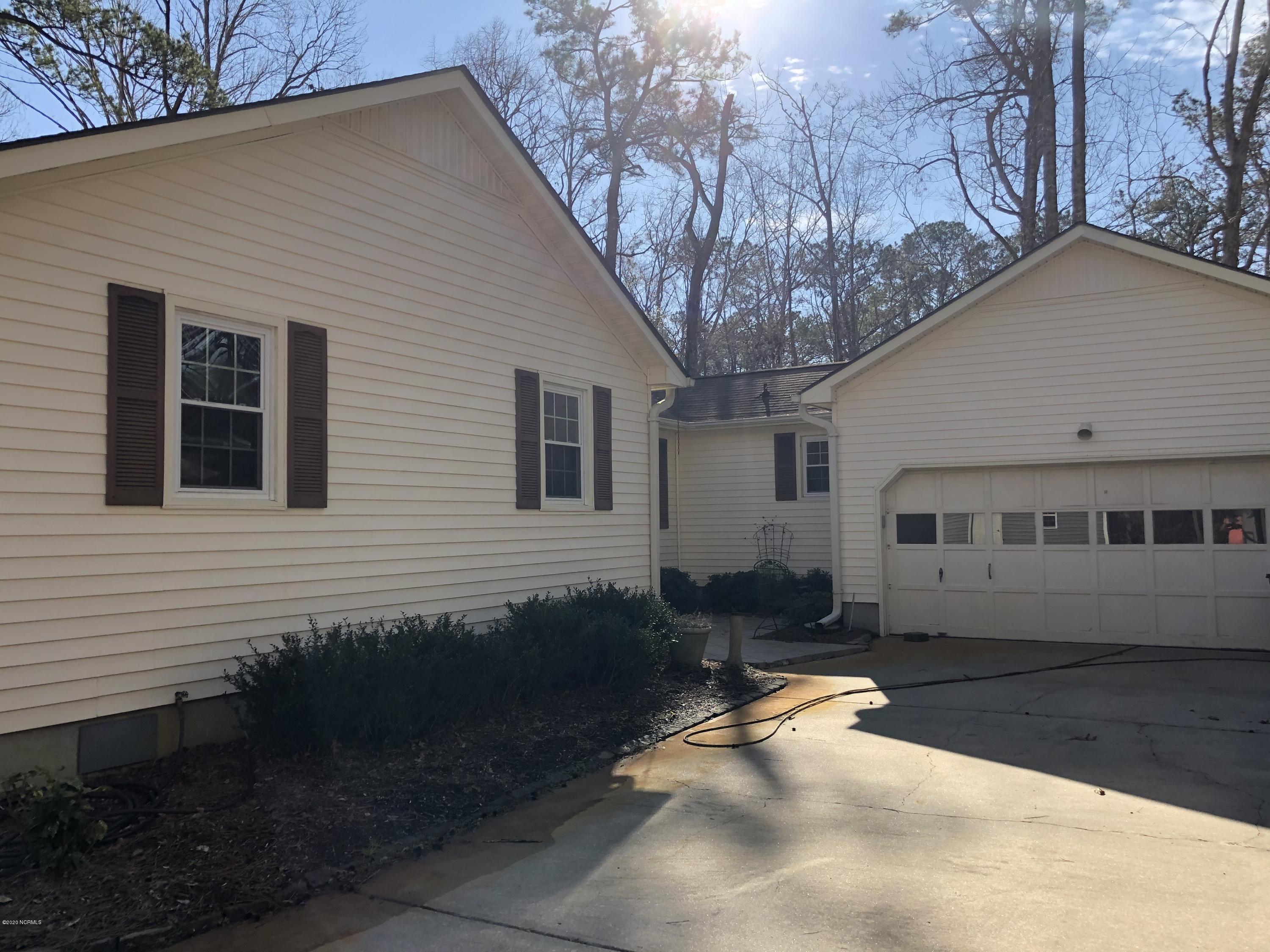 110 Ridgewood Trail New Bern, NC 28560 - Photo 1 of 33 IMG-7145