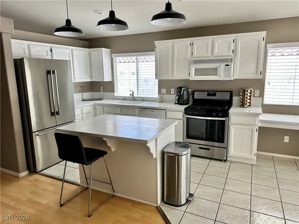 $2,600 | 1837 Vista Pointe Avenue, Henderson, NV 89012