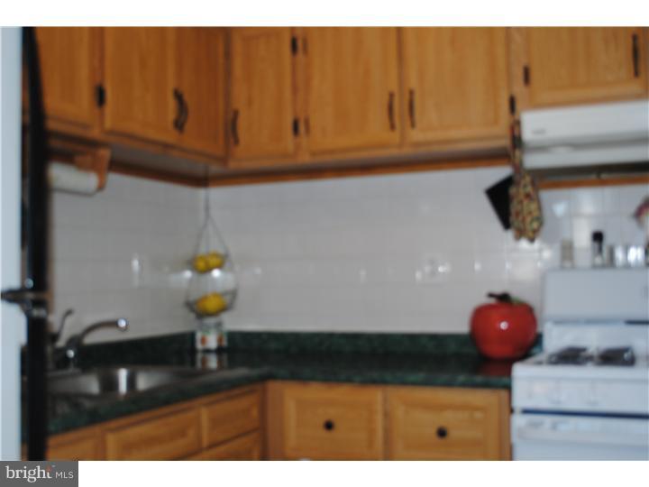 3850 Fairdale Road Philadelphia, PA 19154 - Photo 3 of 11 Kitchen