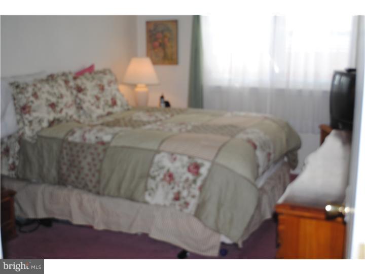 3850 Fairdale Road Philadelphia, PA 19154 - Photo 6 of 11 Bedroom - Main