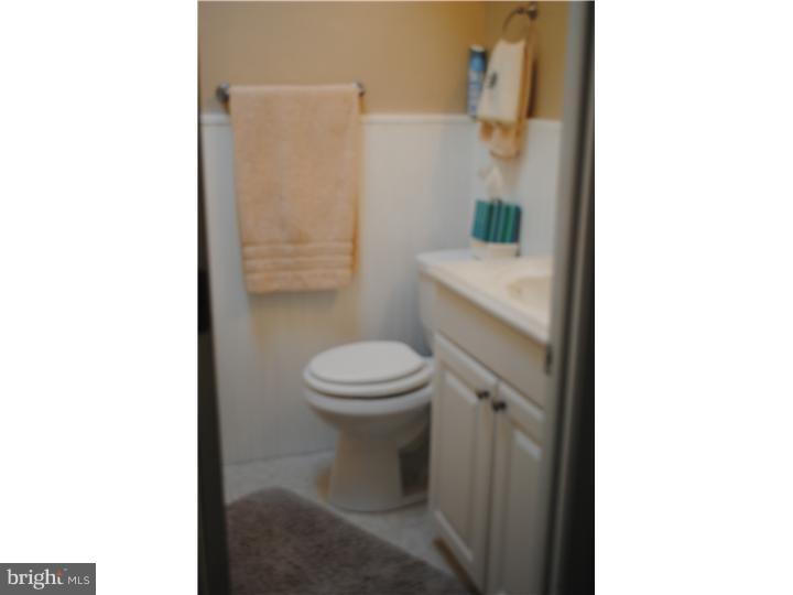 3850 Fairdale Road Philadelphia, PA 19154 - Photo 8 of 11 Bathroom