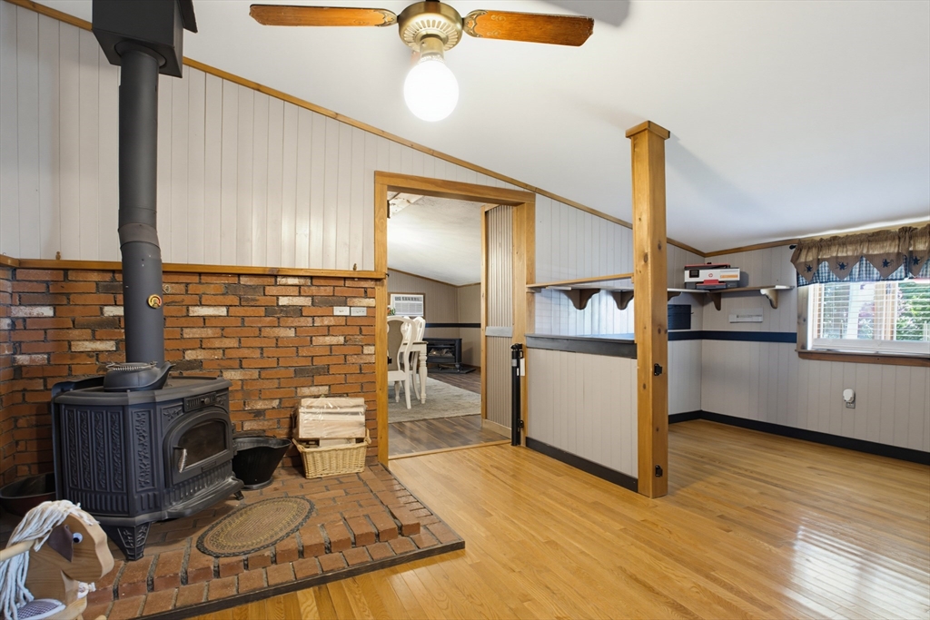 4 Cheney Street Blackstone, MA 01504 - Photo 14 of 21