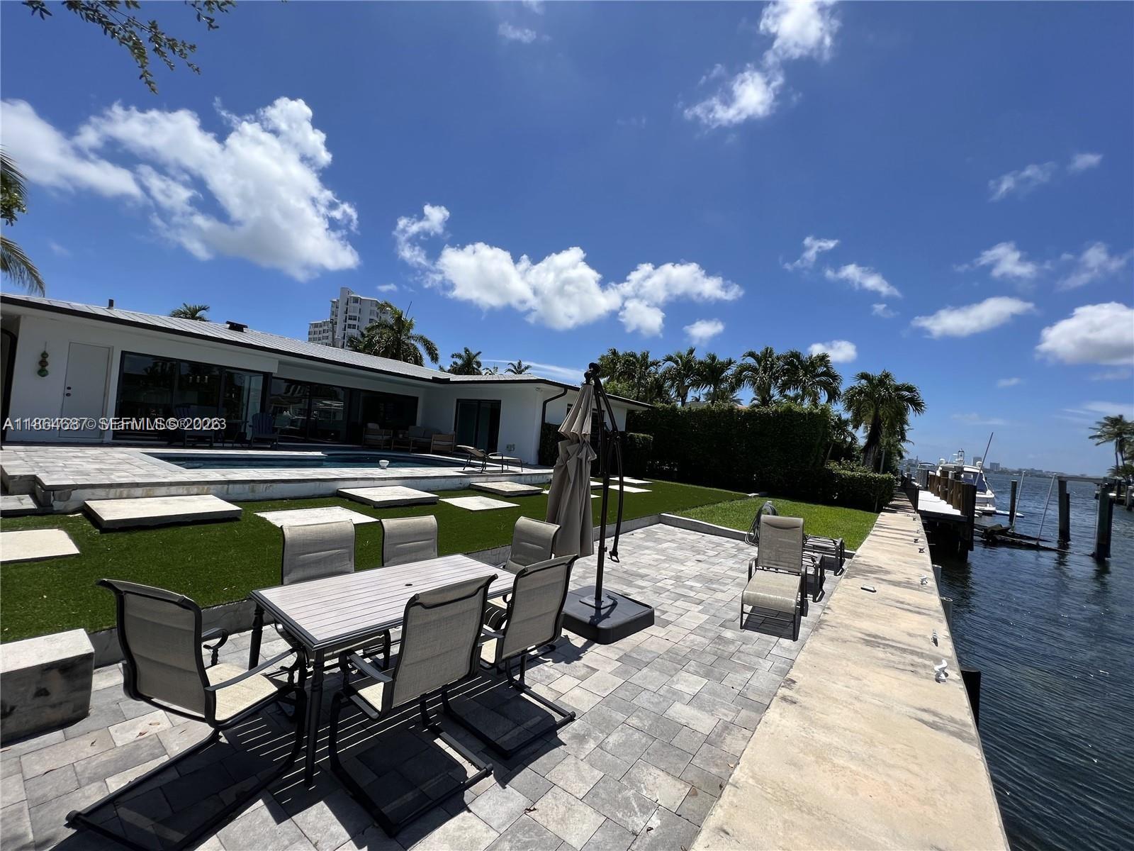 2062 Northeast 121st Road North Miami, FL 33181 - Photo 3 of 43