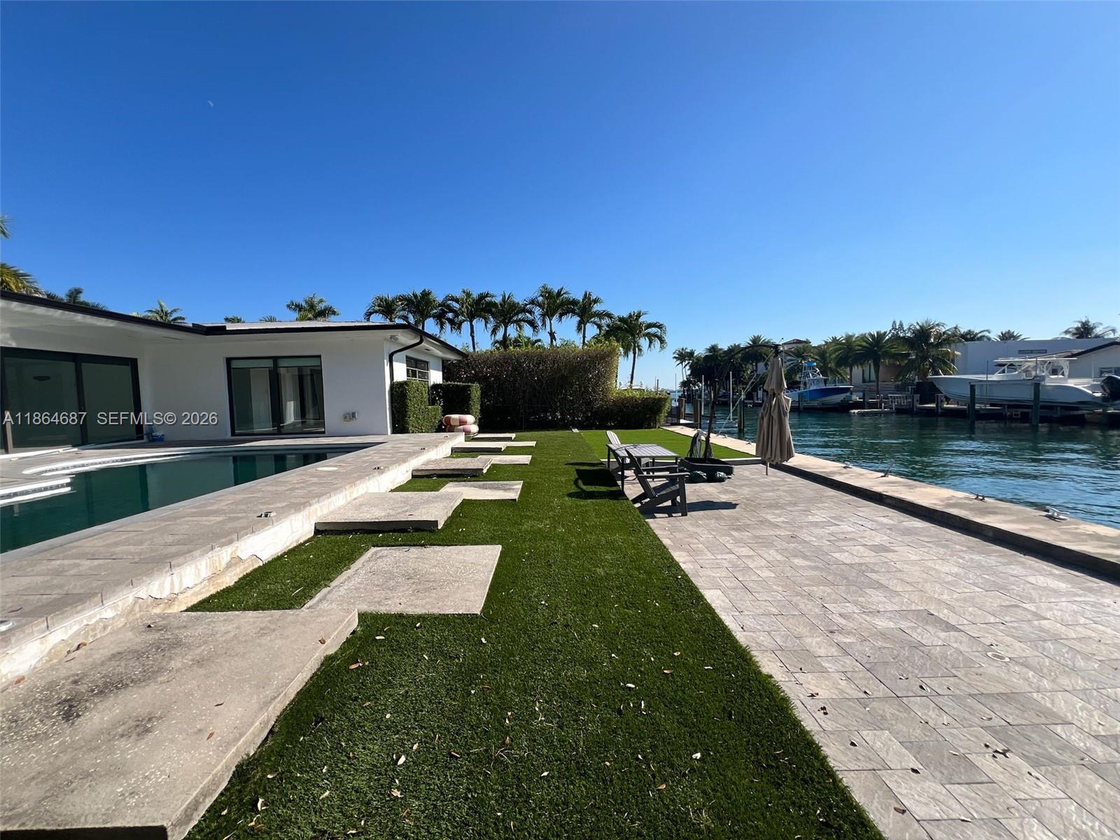 2062 Northeast 121st Road North Miami, FL 33181 - Photo 4 of 43