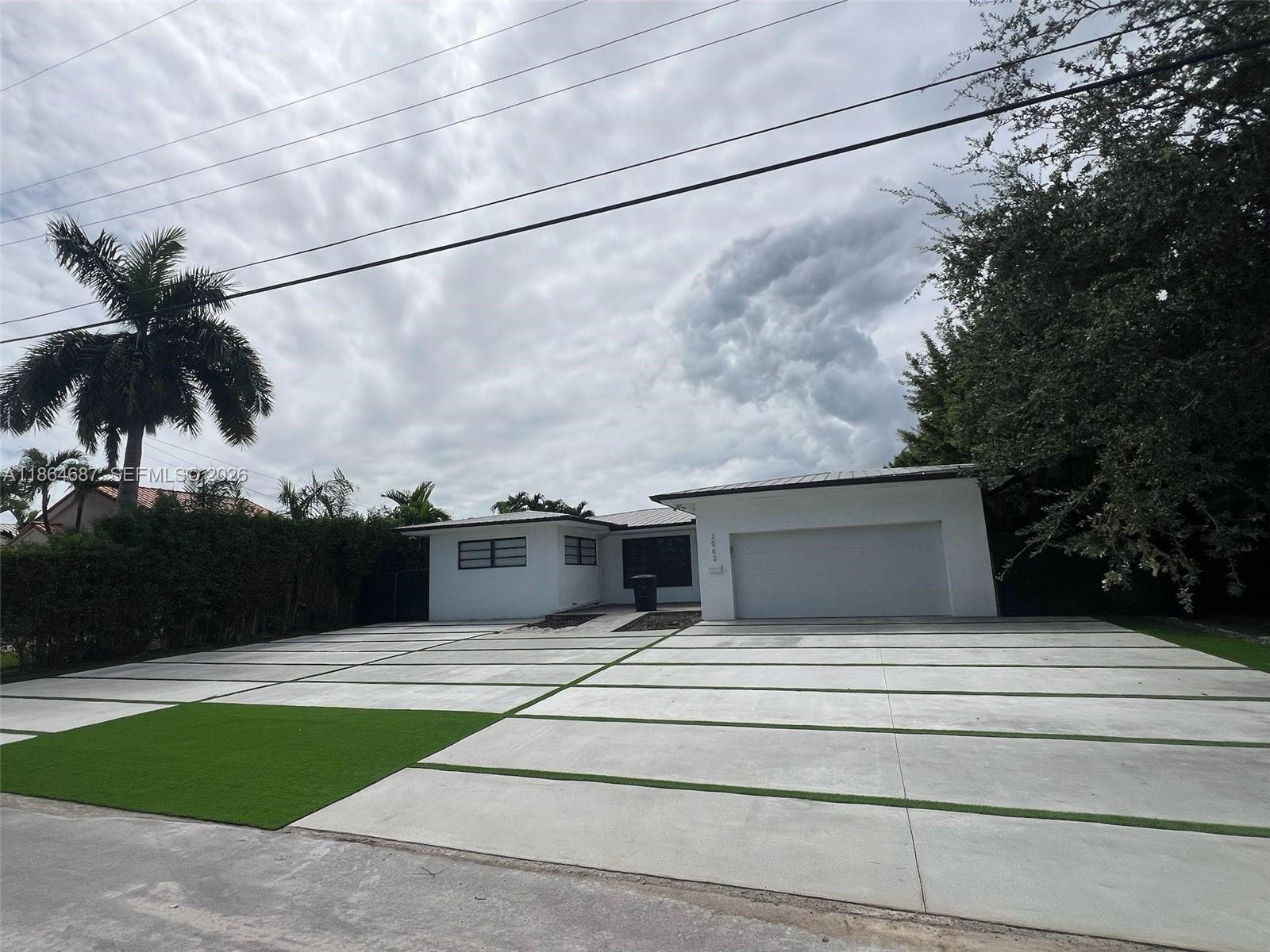 2062 Northeast 121st Road North Miami, FL 33181 - Photo 7 of 43