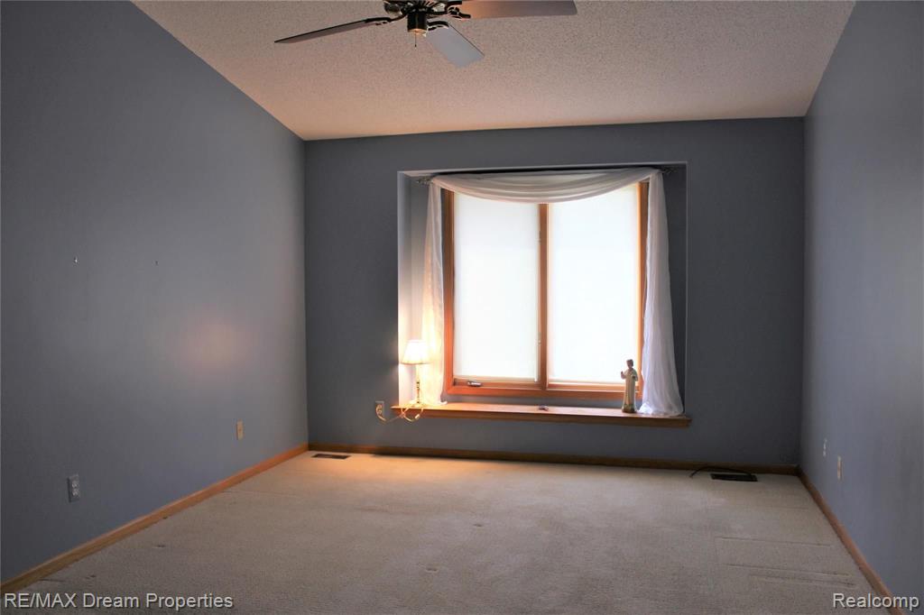 21975 River Ridge Trail Farmington Hills, MI 48335 - Photo 17 of 22