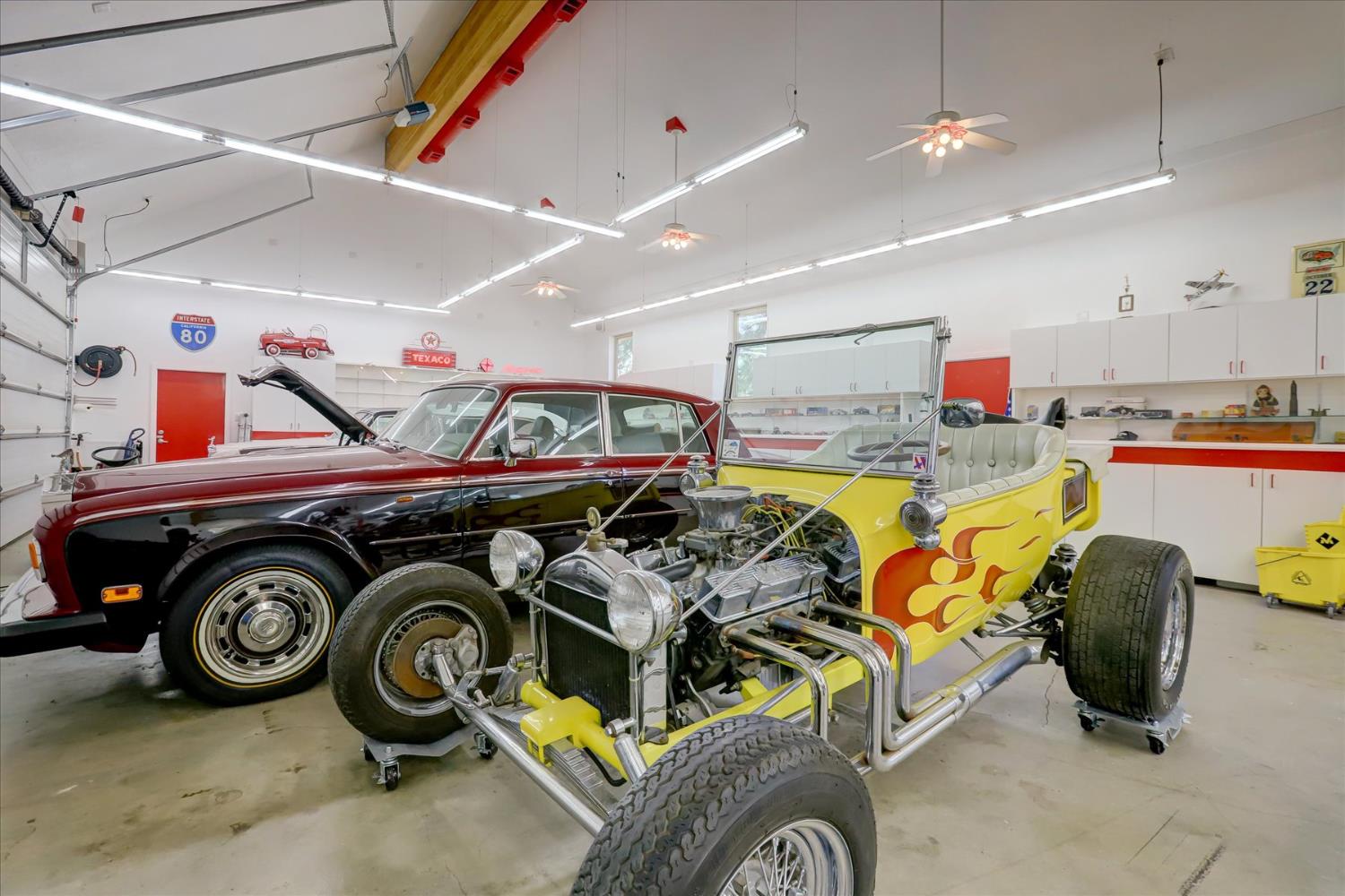 16875 Southridge Road Penn Valley, CA 95946 - Photo 84 of 89 a utility room with painted walls