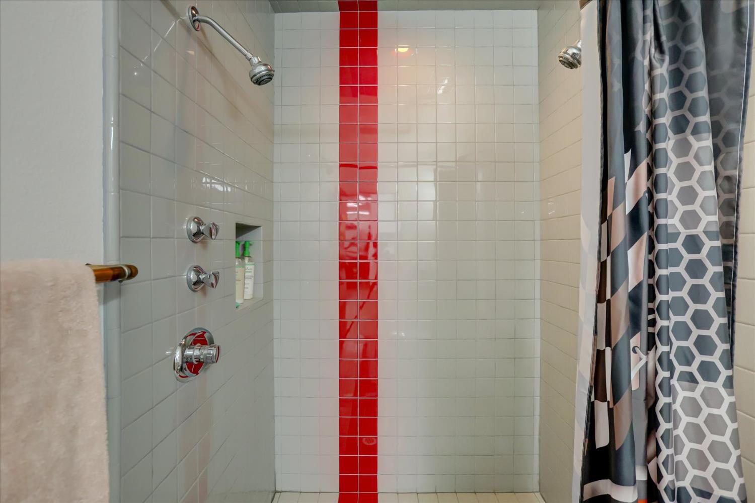 16875 Southridge Road Penn Valley, CA 95946 - Photo 87 of 89 a bathroom with a shower