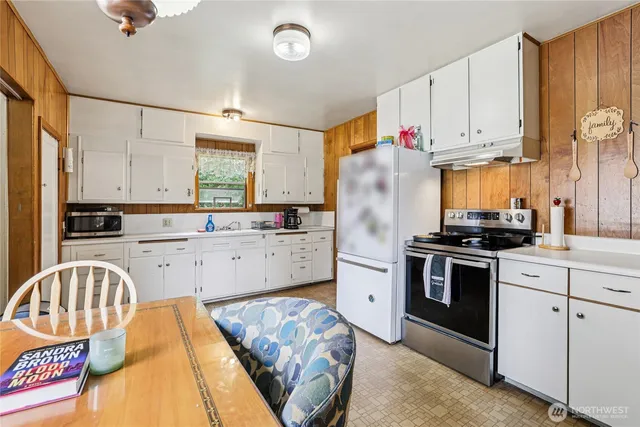 $700,000 | 10544 Upper Preston Road Southeast, Issaquah, WA 98027