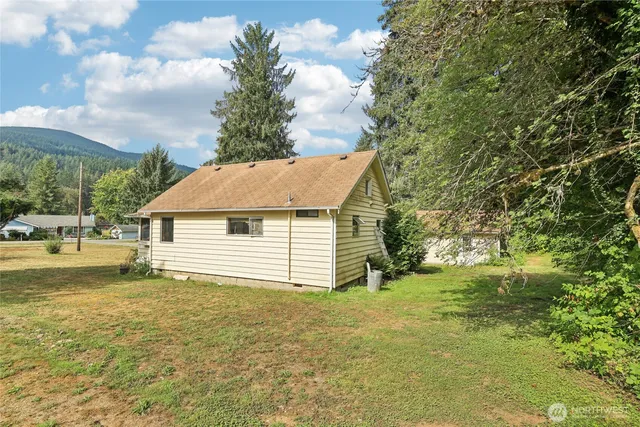 $700,000 | 10544 Upper Preston Road Southeast, Issaquah, WA 98027