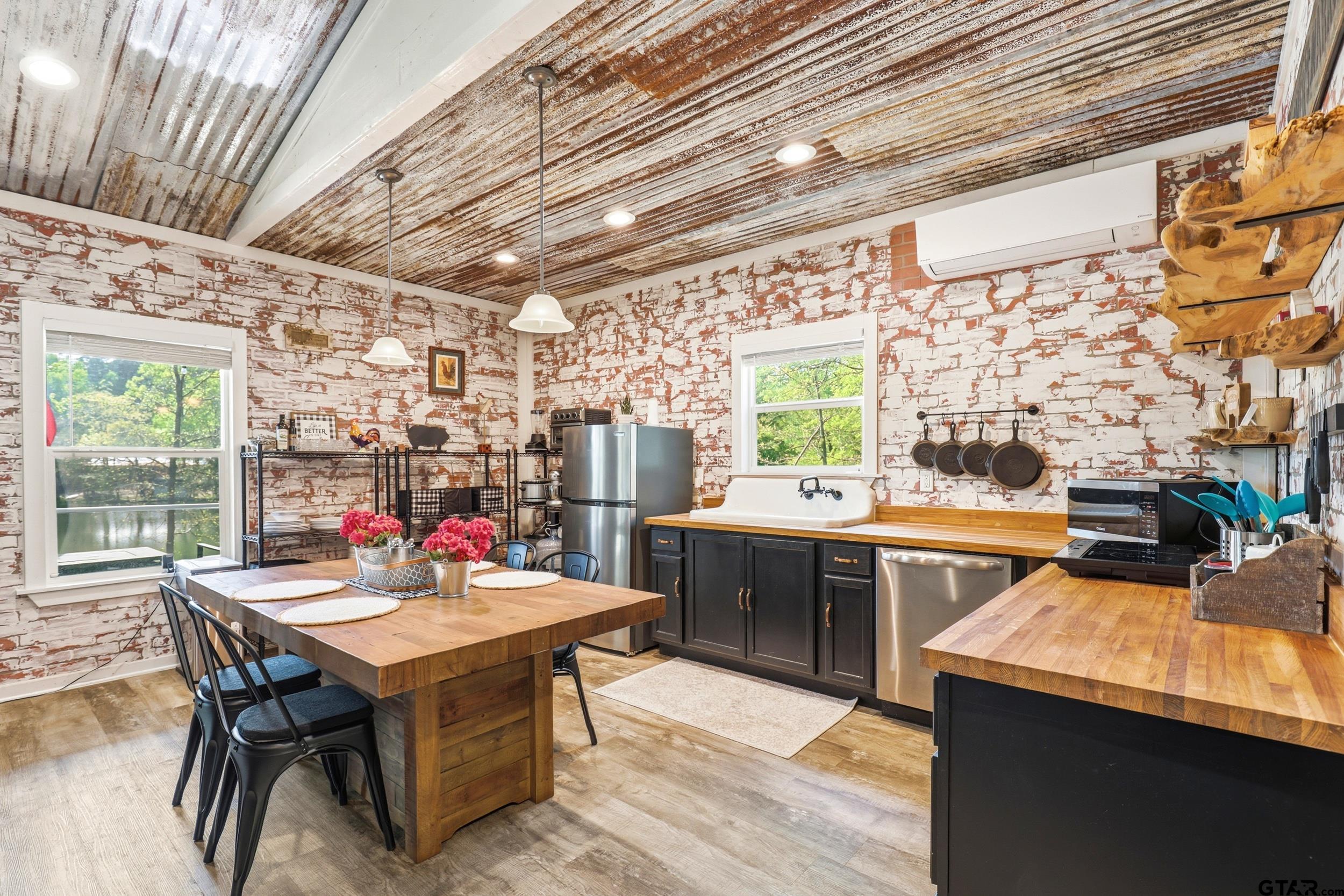 132 King George Road Scroggins, TX 75480 - Photo 10 of 36