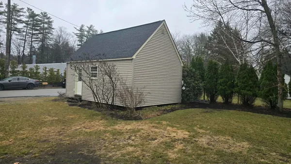 $3,000 | 15 Lafayette Terrace, Unit B, North Hampton, NH 03862