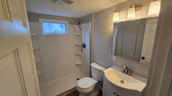 $3,000 | 15 Lafayette Terrace, Unit B, North Hampton, NH 03862