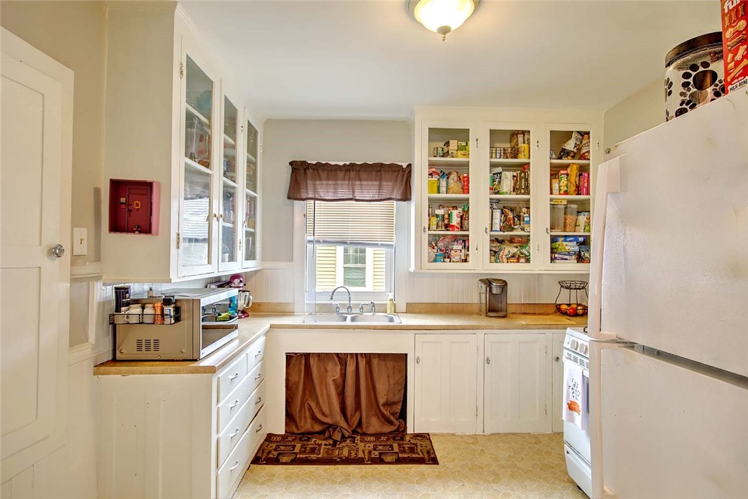 64 Harvard Street Pawtucket, RI 02860 - Photo 19 of 43