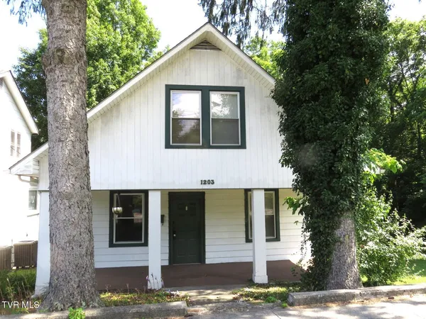 $129,900 | 1203 Virginia Avenue Northwest, Norton, VA 24273