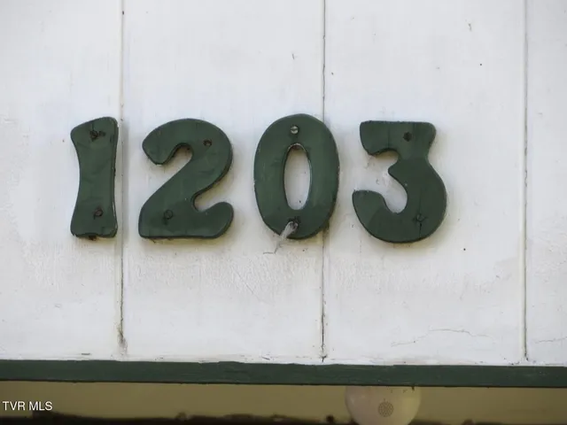 $134,900 | 1203 Virginia Avenue Northwest, Norton, VA 24273