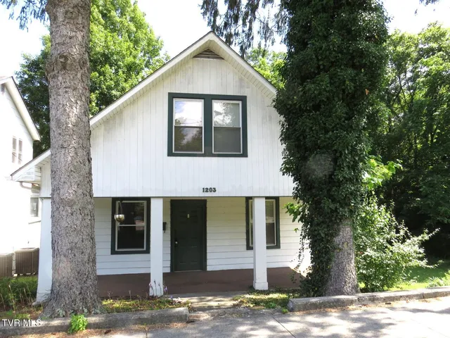 $134,900 | 1203 Virginia Avenue Northwest, Norton, VA 24273