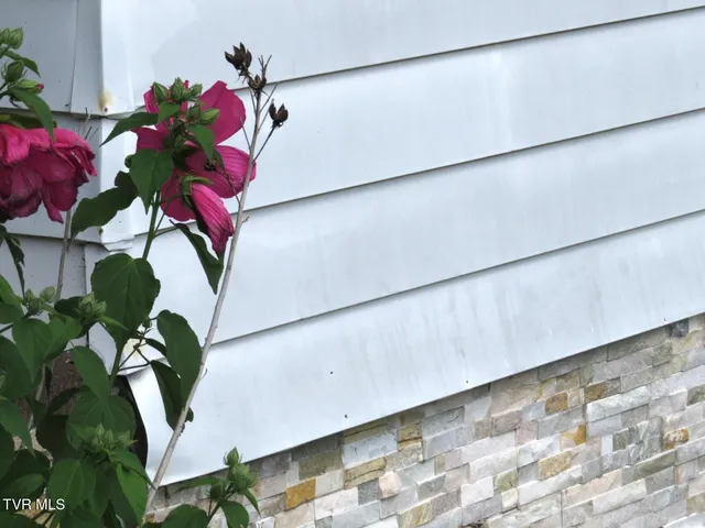 $134,900 | 1203 Virginia Avenue Northwest, Norton, VA 24273